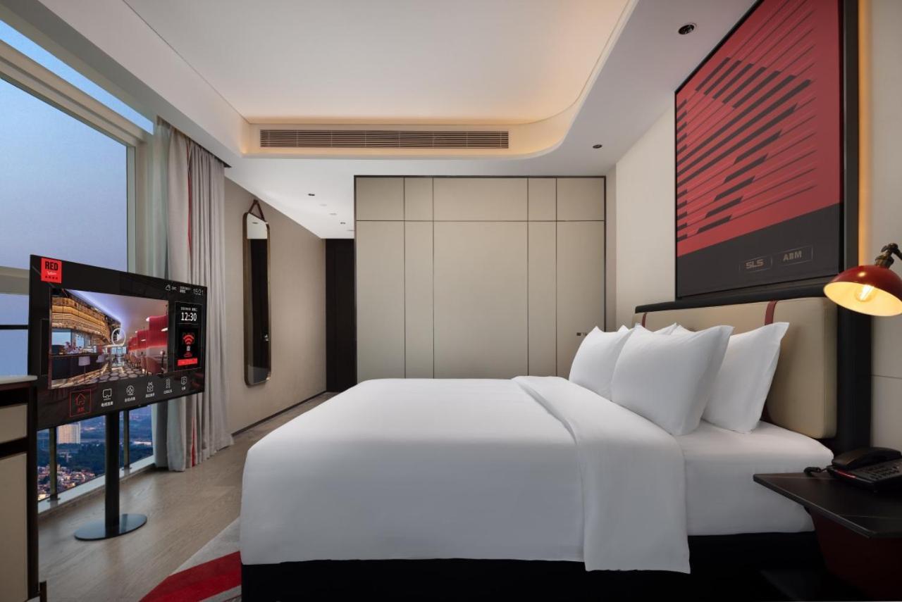 Hotel Radisson Red Guangzhou South Railway Station Exterior foto