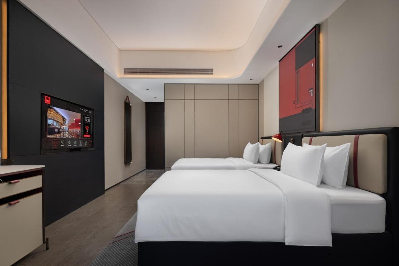 Hotel Radisson Red Guangzhou South Railway Station Exterior foto