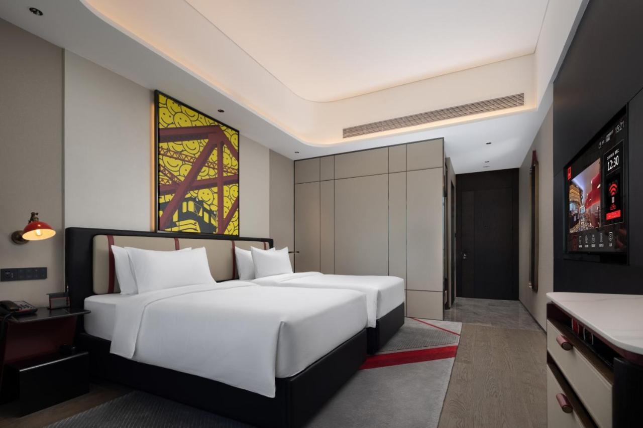 Hotel Radisson Red Guangzhou South Railway Station Exterior foto